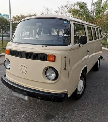 VOLKSWAGEN KOMBI 1.6 LUXO 8V GASOLINA 3P MANUAL